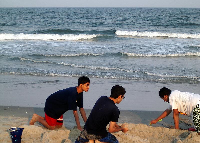 IMGP1416.JPG - In College in 2 years ---- still love playing in sand....